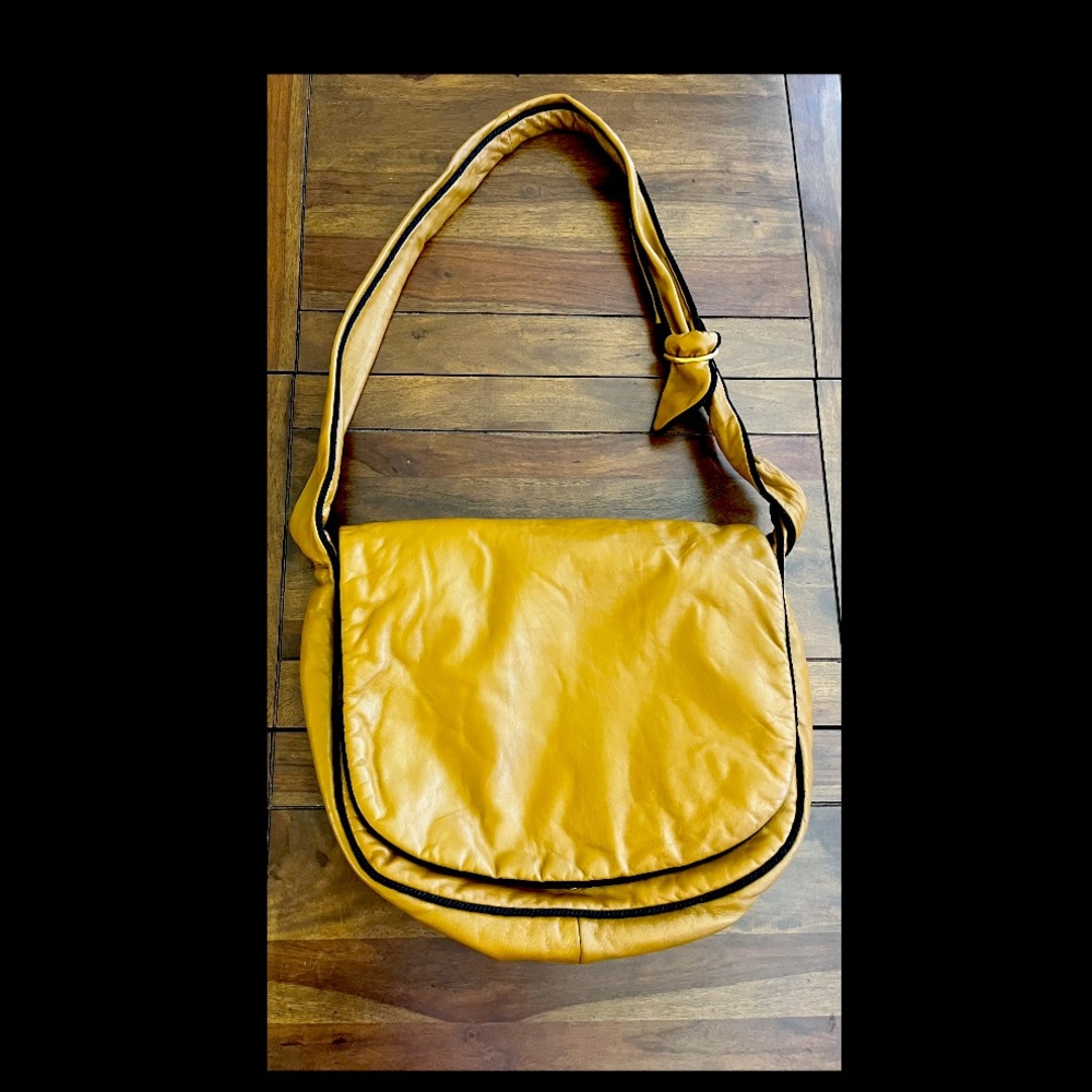 Leather Shoulder Bag - So Elegant!